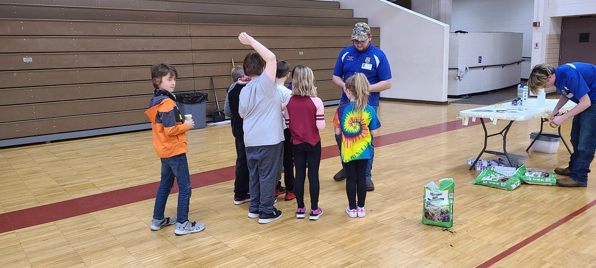 mtzffa's tweet photo. Friday of FFA week! Our officers headed to the grade school and are doing Ag in the Classroom lessons with the second and third graders. The student will get to take home the things they make as well as get a workout in doing a relay race! https://t.co/OIS8NoPOIV