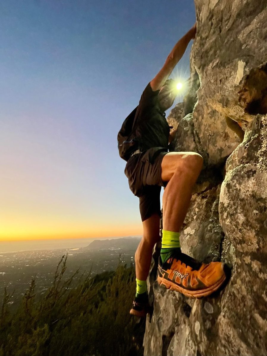 inov_8's tweet photo. Grip the land like it grips you.

📷 Tim Fortune 
⛰ Table Mountain, South Africa 
👟 https://t.co/mZbd08Lvf1

#inov8 #getagrip #trailrunning #ultrarunning #adventure https://t.co/5iBnEkGQfz