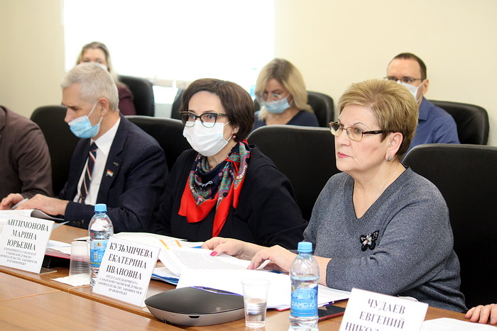 Госпрограммы – на контроле комитета  
25 февраля под председательством Екатерины Кузьмичевой состоялось заседание комитета Самарской Губернской Думы по законодательству, законности и правопорядку.

samgd.ru/contents/27788…