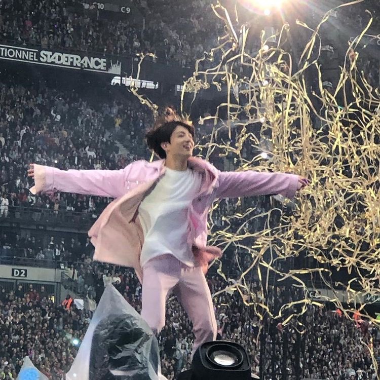 97SCONCERT's tweet image. he’s so happy