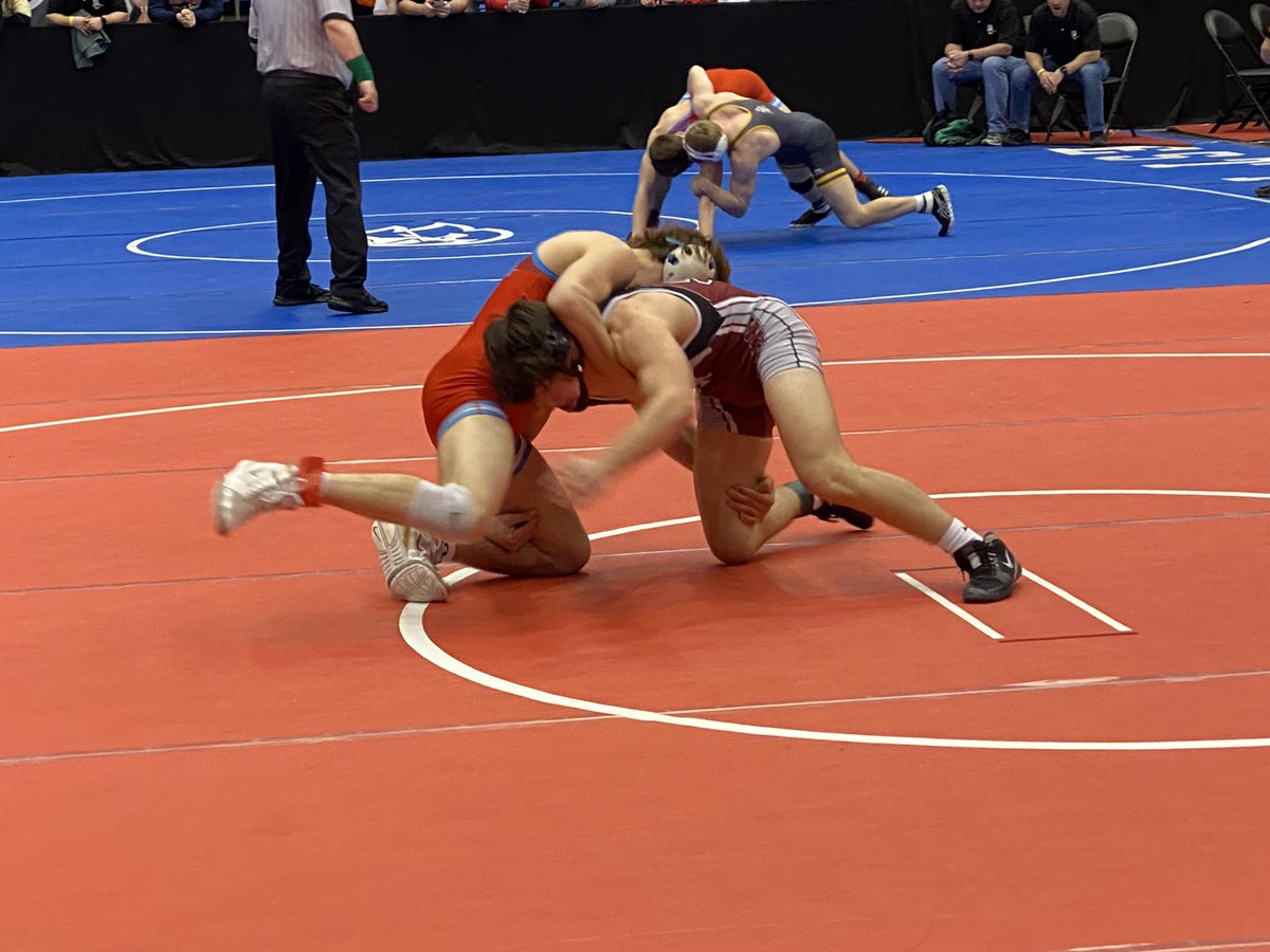 .<a href="/central_salina/">Salina Central Wrestling</a>’s <a href="/DawsonHogan2/">Dawson Hogan</a> wins by major decision 16-6 over Shawnee Heights’ Joey Hilton. #kspreps