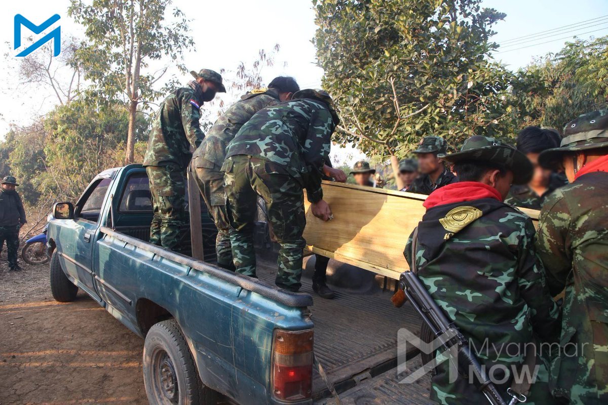 Myanmar_Now_Eng's tweet photo. The funeral of a member of KNDF's 5th Battalion was held this morning (Feb 25) in an undisclosed location. He was killed during clashes between local resistance forces and Myanmar's army on Feb 22 in the north of Demawso Township. 

Photos: Khun Hla Nyan

#WhatsHappeningInMyanmar https://t.co/J2UekrVoDU
