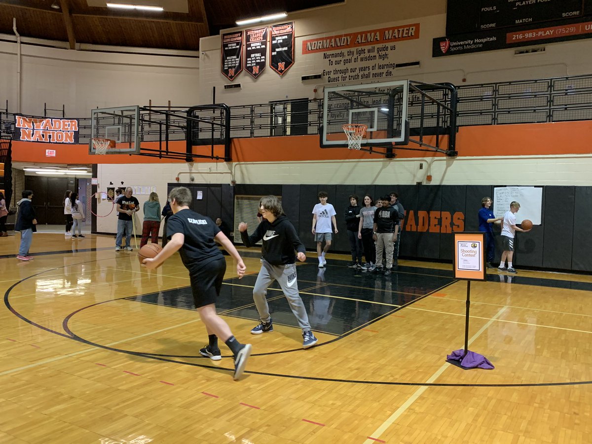 ParmaSchools's tweet photo. Normandy High School Renaissance Winter Carnival is going on right now!! #PCSDProud #InvaderPride @NormandyHS https://t.co/n4JroSGgde