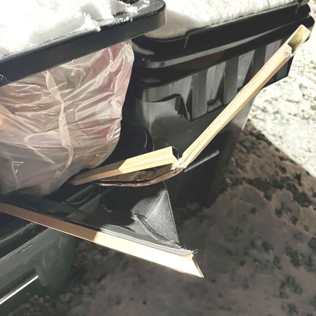 FlexScreenUSA's tweet photo. Like so many others, this homeowner has had it with their preflex screens and decided it's just better to do without. But spring is coming and we're here for you because no one should have to do without that glorious fresh air! #FlexScreen #freshair #openyourwindows https://t.co/MPyGc3sURZ