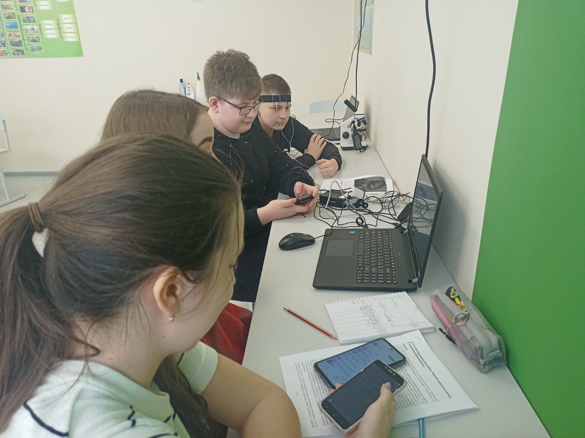 Завершилась работа профильной смены "Умные каникулы" по программе РЦОД «Вега» «Использование биологических цифровых лабораторий в исследовательской деятельности школьников» Ребята измеряли кистевую динамическую силу, исследовали ЭКГ.
#умныеканикулы 
<a href="/pu_monso/">Поволжское управление МОиН СО</a>
 
<a href="/Volzhsky_adm/">Администрация Волжского района</a>