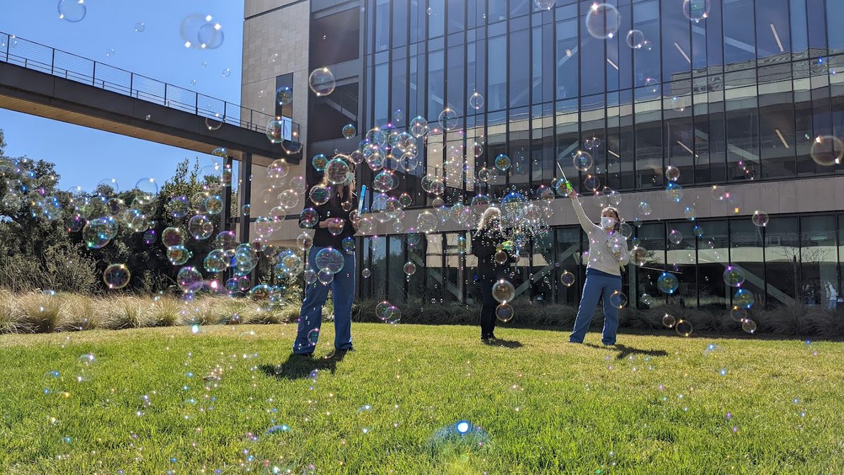 ebender001's tweet photo. Bubbles for #wellbeing! 😃 Several @StanfordCTSurgery folks got together for some bubbles fun, relaxation, and stress relief. Thanks, Judy, for setting it up! #health #wellness #cardinalatwork https://t.co/mLIsft6sxv