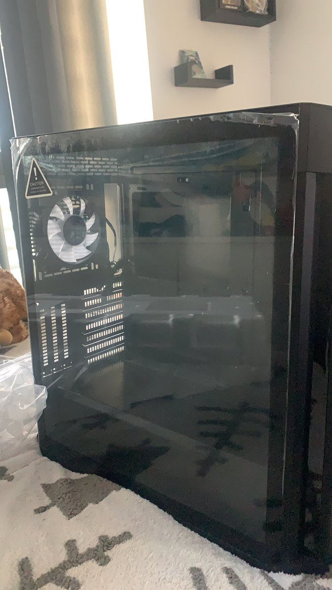 CasCandy_'s tweet image. Thank you very much for the #gifted #kolink pc case which is what I needed to start another build. I unboxed on stream today, it was hilarious 😅 @OverclockersUK 🤍