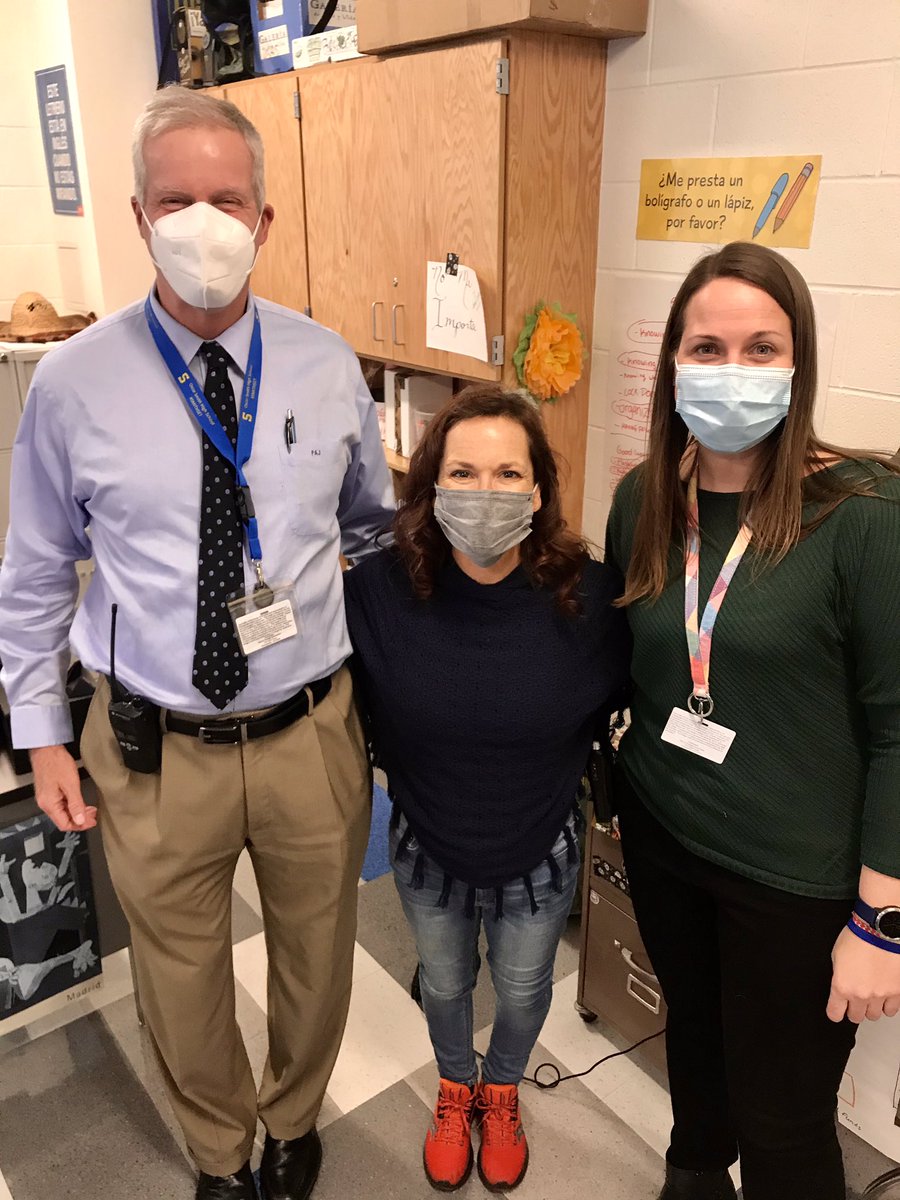 OscarSmithHigh's tweet photo. Congratulations to Sra Becker on being named one of four high school finalist for @cpschoolsva Teacher of the Year!! #spanish #smithset @OFSAmbushNation #dancecop https://t.co/xExnUEvtXH