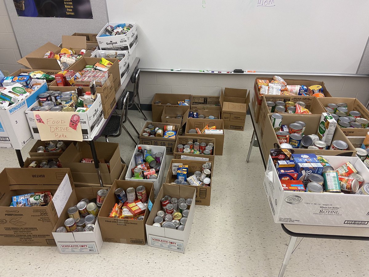 This February Holiday Park  SGA sponsored a food drive! We are  spreading the love and donating 1,205 non-perishable food items to the Plum food pantry!! Way to GO HP STUDENTS! Look at all this food!!! #plumproud #spreadkindness #chainreaction