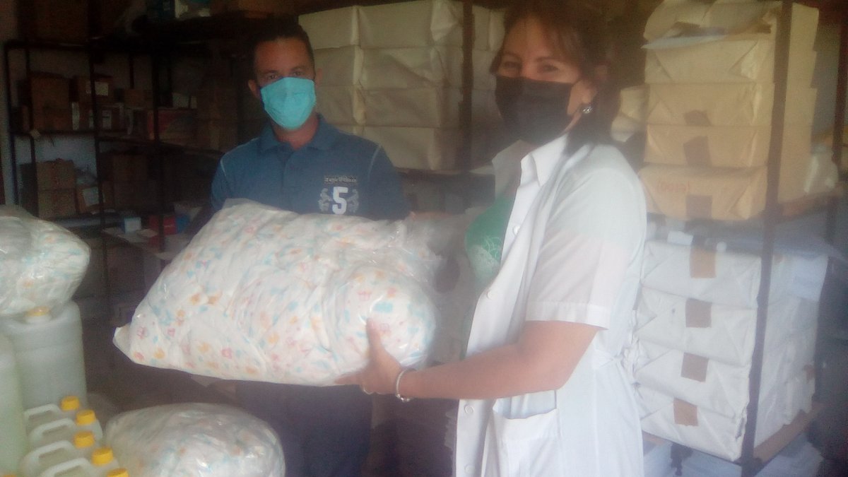 SaludCSur's tweet photo. Gran satisfacción para el Municipio #ConsolacióndelSur, por haber recibido a travès de la EMPAS pañales desechables en bolsas con destino a los pacientes pediàtricos (casos crìticos postrados y otros con tales necesidades) #CubaPorLaSalud #CubaVive
#CubaPorLaVida. https://t.co/2dfB7a6z8B