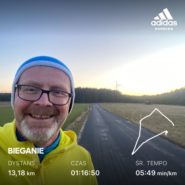 roman_kolek's tweet photo. Piątunio! Zacząłem jeszcze przed zachodem słońca. Pięknie!😊 #running #runningforhealth #fridayrunning https://t.co/9tTywBFugk