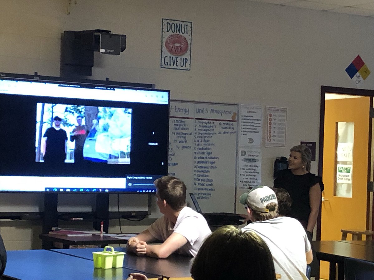 SachelleD's tweet photo. Thank you @C_BryantDHS for letting me watch your student weather forecasts. Soooooo good!! All uploaded to @Flipgrid. She followed up the video with a feedback #microsoftform #onslowdlt #FlipgridForAll #ocsengage https://t.co/Y7RAV8ED3A