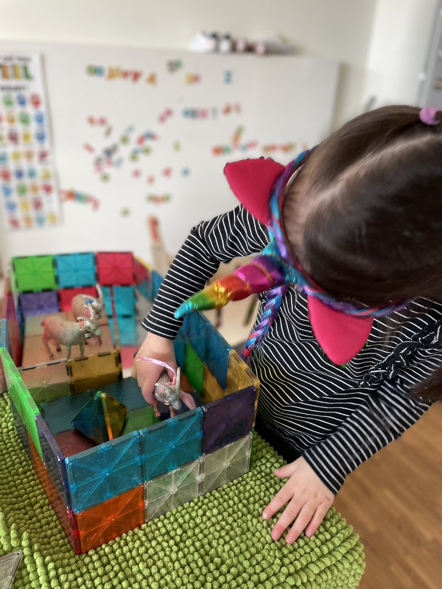 CisPreK's tweet photo. Pre-k A @CISDK retelling the story of the Three Billy Goats. As the children retell the story, engage with the props and play, the story changes, once the troll is gone the goats build a house filled with treasures #literacythroughplay #ibearlylearner https://t.co/uT0MKWcFXw