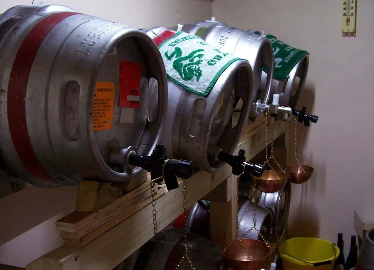 SwefflingPub's tweet photo. Welcome to the taproom! This is where the magic happens if you're a pub with no bar...We hope you'll be joining us for a pint or few this weekend from one of our casks of locally brewed ale. https://t.co/ffG17dAmxA