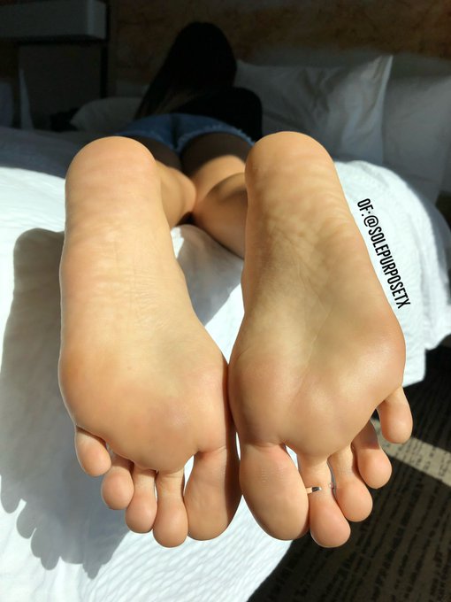 TEXAS SOLE QUEEN #soles #prettyfeet https://t.co/7rGvK2zI2E<a href="/tag/soles"class="tags">#soles</a><a href="/tag/prettyfeet"class="tags">#prettyfeet</a>