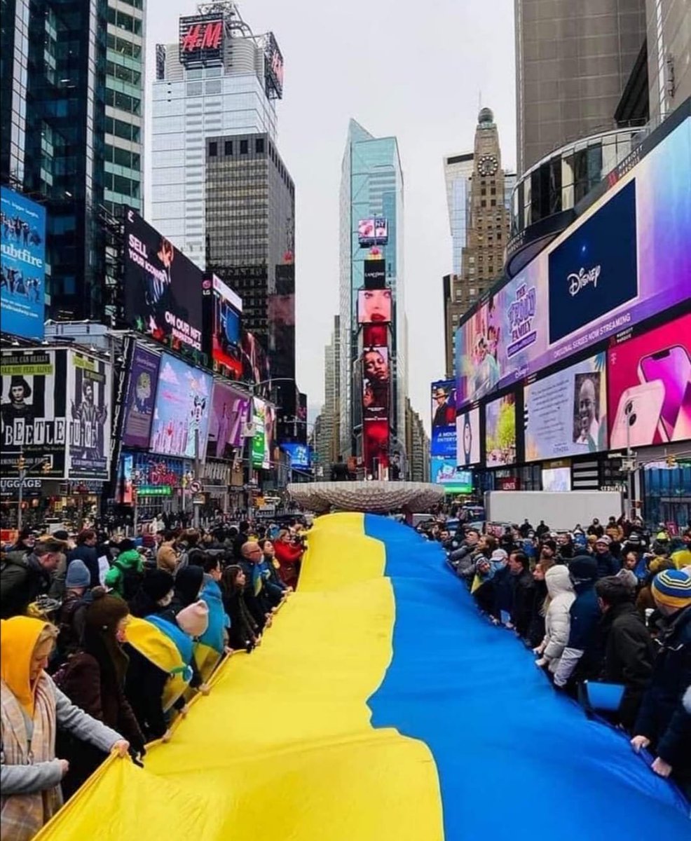 CheriJacobus's tweet photo. Times Square:) https://t.co/kq1wwl7D8y