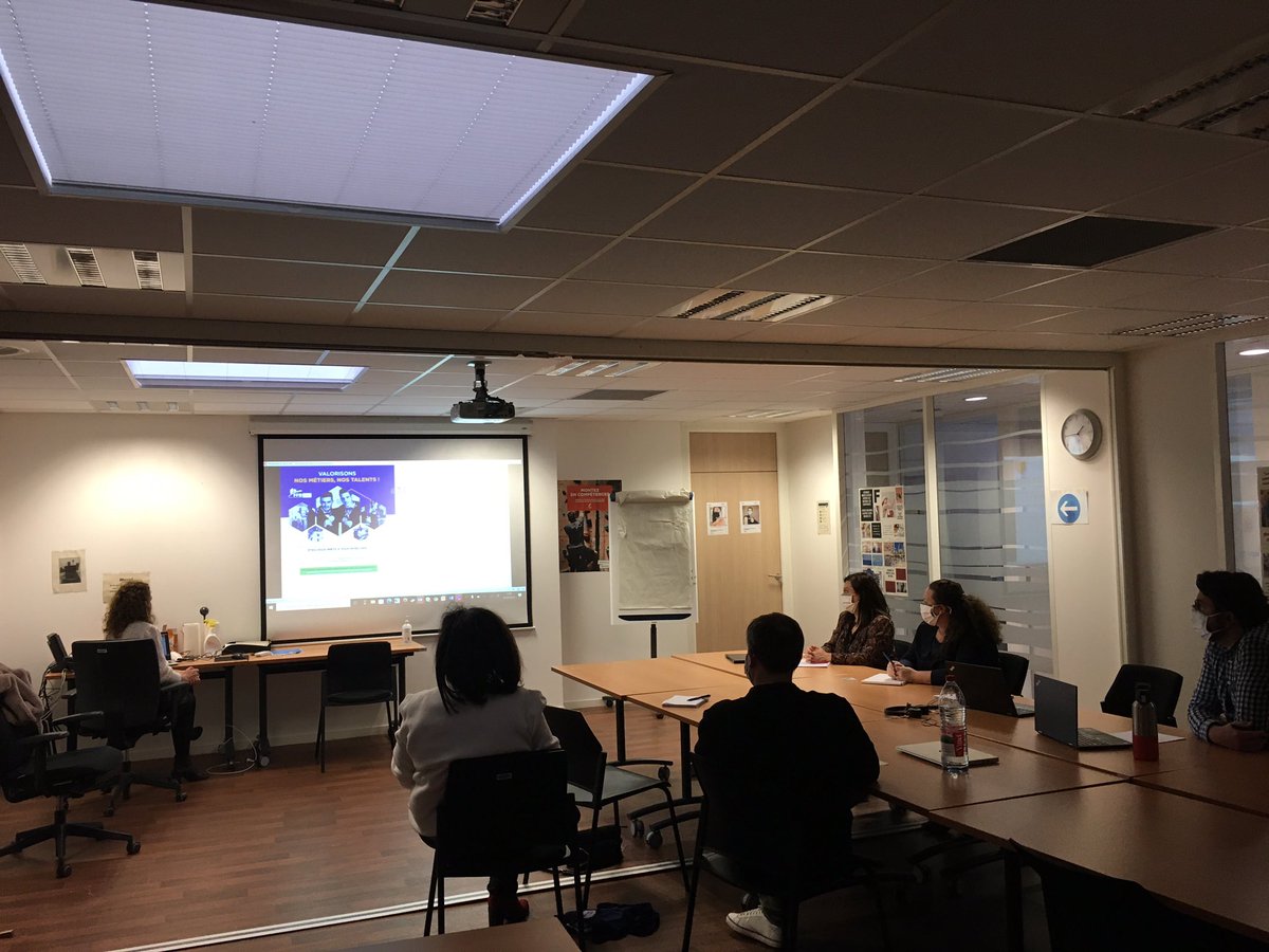 Strus Laurie tweet media