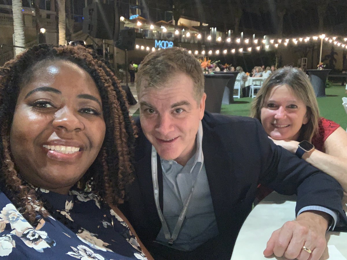 Dr_UWashington's tweet photo. Last night we had a chance to talk with the CEO of @iReady. @CurriculumAssoc @BibbSchools #inspired2inspire #myiready #BibbVIP #mathvibes https://t.co/TRlXkogn9c