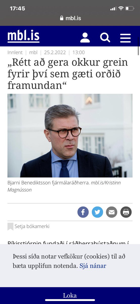 EvaSrub's tweet photo. Gæinn er fjármálaráðherra. Bjarni chillout og farðu að reikna. #hvaðifokkanumbjarni https://t.co/AVvimx0BK1