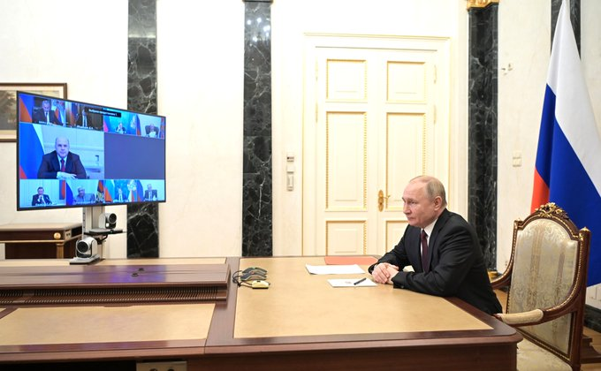 ANI's tweet photo. Russian President Vladimir Putin chairs a meeting with permanent members of the Security Council on Ukraine, an official statement reads https://t.co/KL7weUnxRf