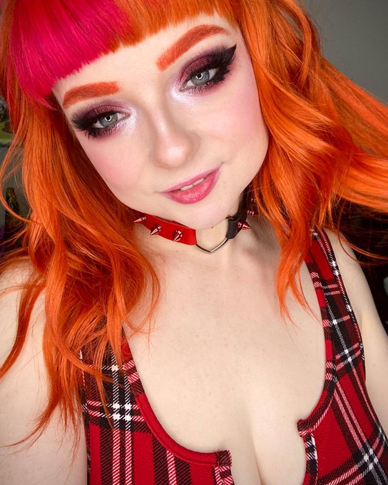 Hi Twitter 👋🏻 https://t.co/KzXyG8dhyW<a href="/tag/gamergirl"class="tags"><span>#gamergirl</span></a><a href="/tag/videogames"class="tags"><span>#videogames</span></a><a href="/tag/nintendo"class="tags"><span>#nintendo</span></a>