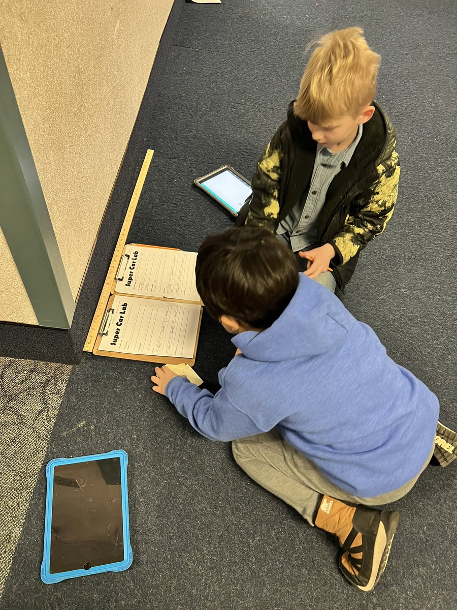 MsCaseyTaylor's tweet photo. Earlier this week we built cars out of the @VEXRobotics kits. Now we are writing, experimenting, measuring, estimating, converting, graphing &amp; working as a team! Thanks for teaming up with us @o_cristie72 💥🤖 @FESTigersHSE https://t.co/NL6eUhjleM