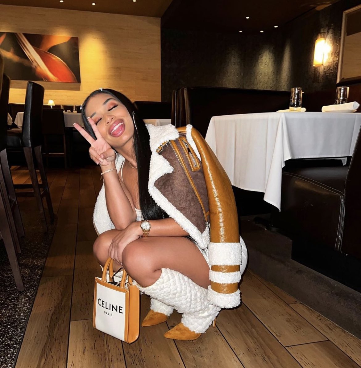 ELEVATEDshoes's tweet photo. I got one left in this coat yall 😬https://t.co/HQolmnqLbv https://t.co/JiY1pk2J7j