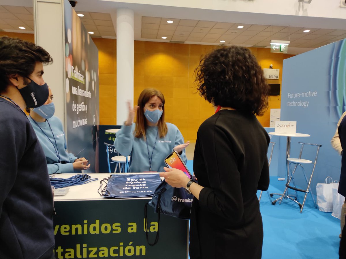 TramicarES's tweet photo. Wow... 😃 ¡Gracias a todos los que nos habéis visitado hoy en #eXpoGanvam para conocer nuestra solución digital para #profesionales! 
Con esta nueva herramienta os ayudaremos a agilizar los trámites relacionados con los #vehiculosdeocasión y a alcanzar el papel cero 🤟
#Tramicar https://t.co/TnHapwqiDv