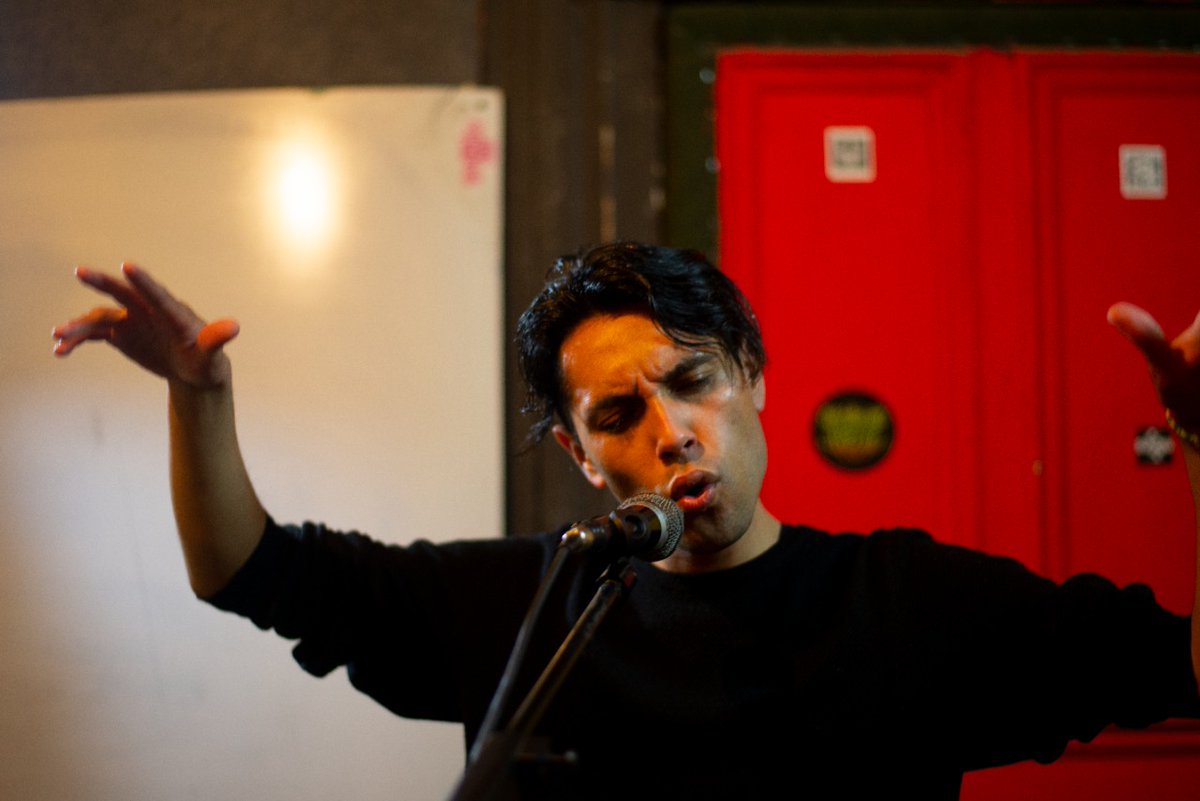 camiloantileocl's tweet image. #Estreno Te invito a escuchar mi primera canción en mapudungun: &quot;Kalfv Wanglen&quot; (Estrella Azul) 🎸

@SelloCasaRobot @altafonte_chile

open.spotify.com/track/6i1KqxNW…