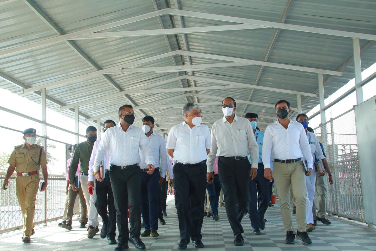 DRMPalakkad's tweet photo. General Manager, Southern Railway, Shri A.K.Agarwal inspecting Palakkad Junction and conducted review meeting with Divisional Railway Manager, Shri Trilok Kothari and branch officers were present on the occasion. https://t.co/3AwAiuObJM