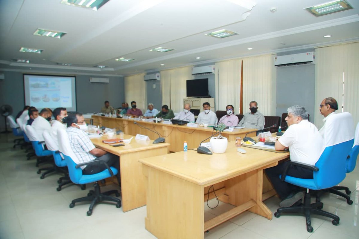 General Manager, Southern Railway, Shri A.K.Agarwal inspecting Palakkad Junction and conducted review meeting with Divisional Railway Manager, Shri Trilok Kothari and branch officers were present on the occasion.