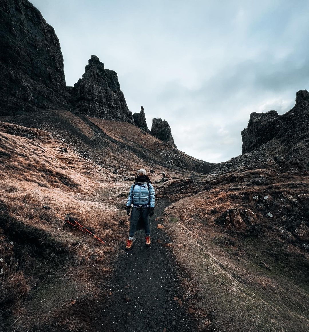 📷 @amira_thewanderlust

Wanderlust - An intense, irresistible longing or desire to travel and explore the world. The overwhelming urge to seek adventure and to explore new destinations. 🏔

#trekmates #wanderlust #adventure #isleofskye