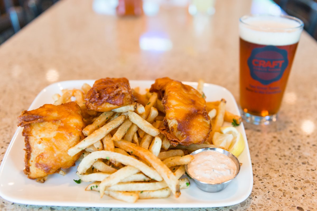 CraftPubHouse's tweet photo. Consider us matchmakers -- because there is no better duo than our chef's specials with our beers on tap. https://t.co/Q9iGFm8XqQ