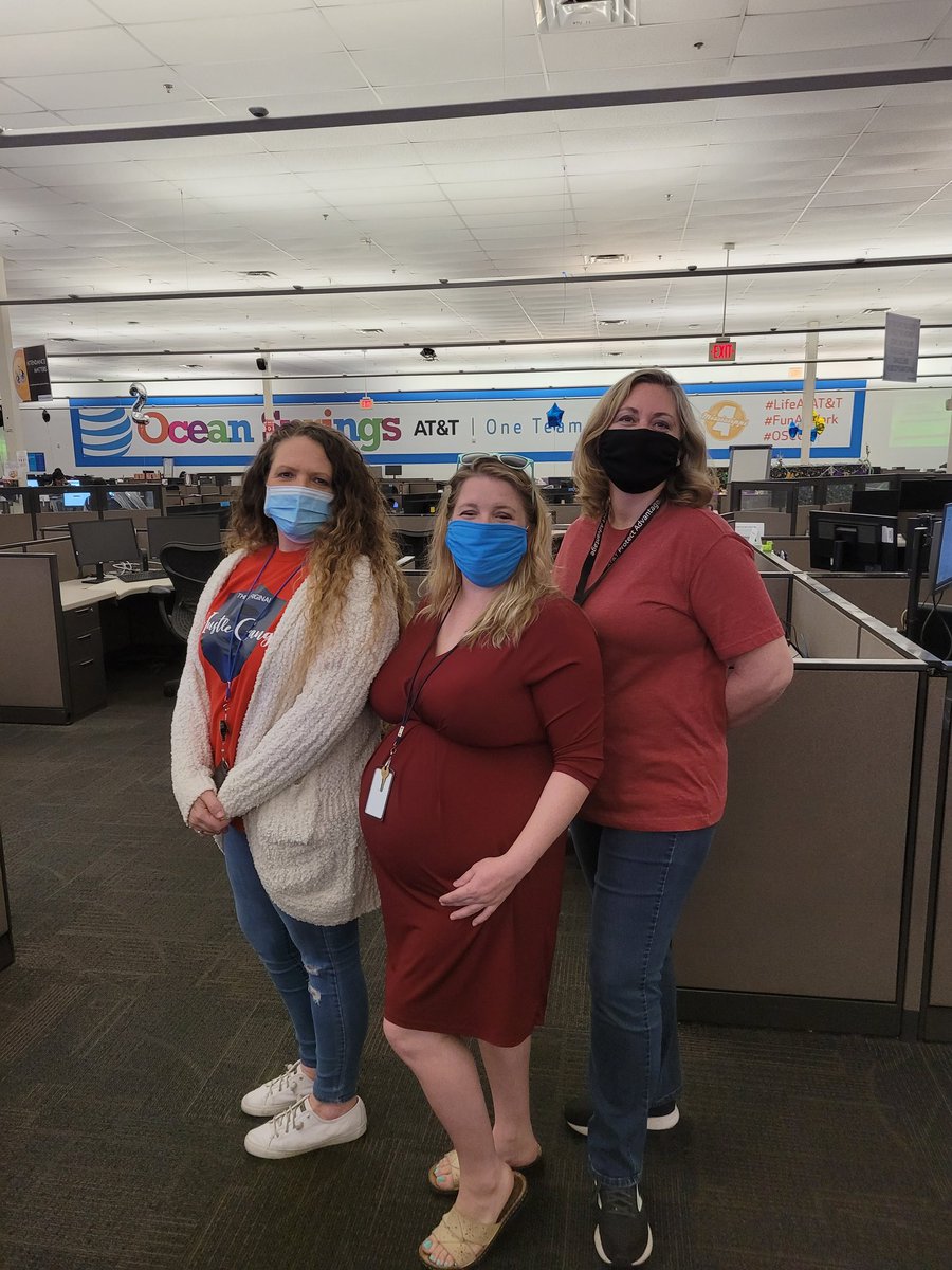 katiedid_94's tweet photo. We Wear red proudly to support our troops. 
"I Wear Red for everyone to see I stand for those that keep us free."

@HustleHouseMSS @TeamFierceAtt 
#wewinas1fam #quinningtogether 
@MikeD_MSS https://t.co/kxWe8MqGxS