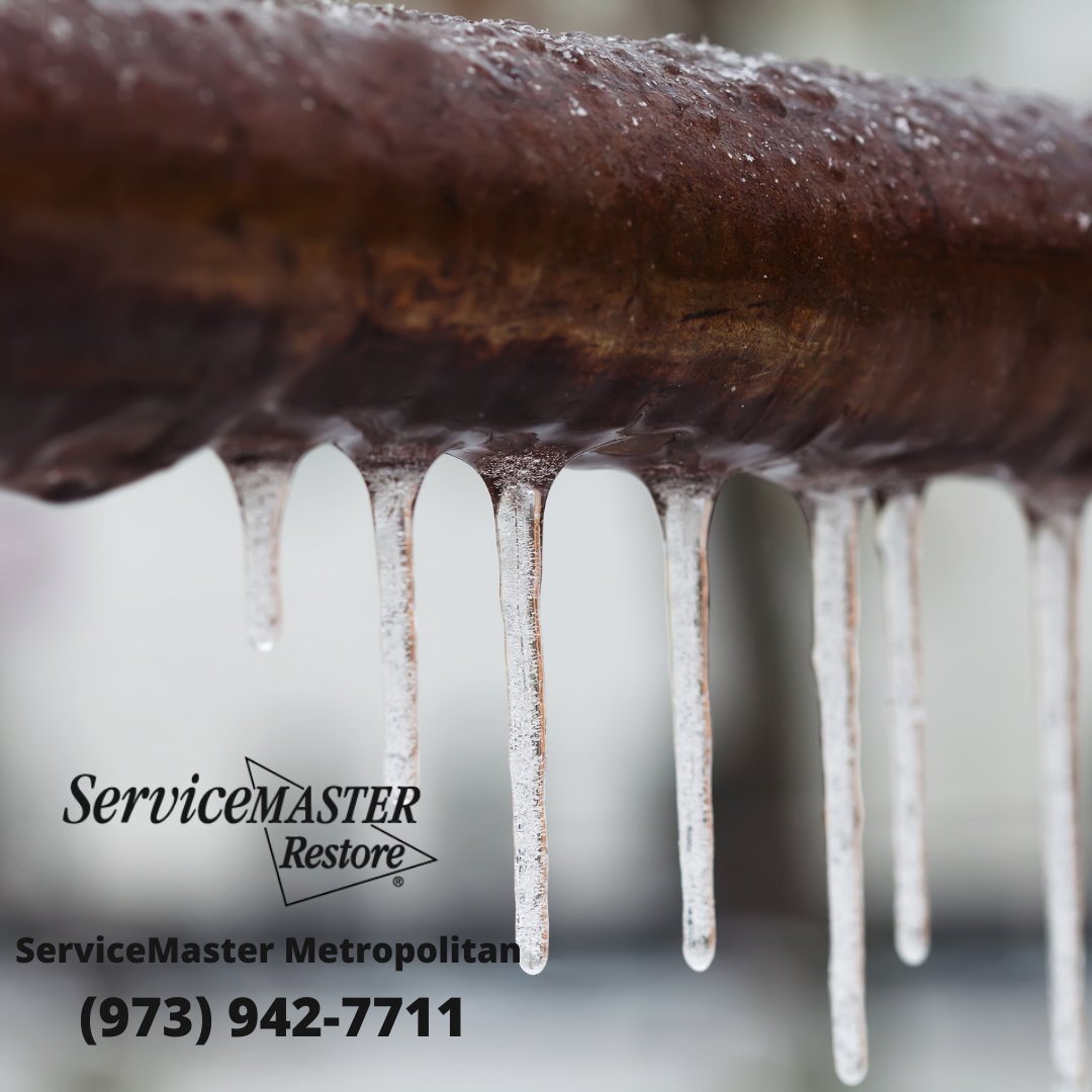 Low temps and wind chill can cause pipes to freeze and burst🥶. If your home or business has experienced water damage from frozen pipes, ice dams, or sprinkler head freeze-ups, ServiceMaster Metropolitan can help.
#frozenpipe #waterdamage #snowday