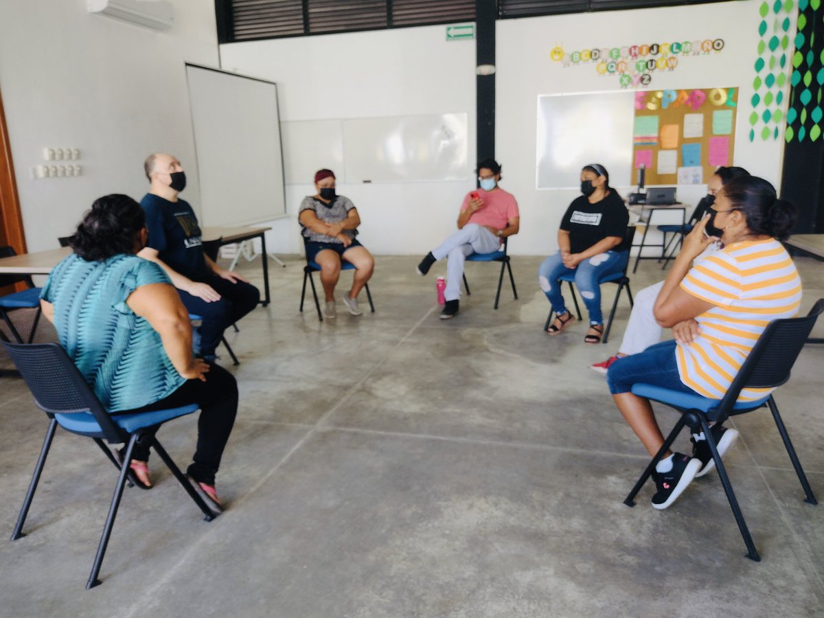 MurmuranteT's tweet photo. #NoticiasMurmurante #ComunidadMurmurante #FONCAMX #TrabajoTransversal 

El día de ayer finalizamos con otra sesión del 𝙻𝚊𝚋𝚘𝚛𝚊𝚝𝚘𝚛𝚒𝚘 𝚍𝚎 𝙿𝚛𝚘𝚌𝚎𝚜𝚘𝚜 𝚂𝚘𝚌𝚒𝚊𝚕𝚎𝚜. 📒

¡Gracias a las integrantes por su disposición y participación en todas las actividades! 👩🏽‍🤝‍👩🏻🎭 https://t.co/H6arSLyV0t