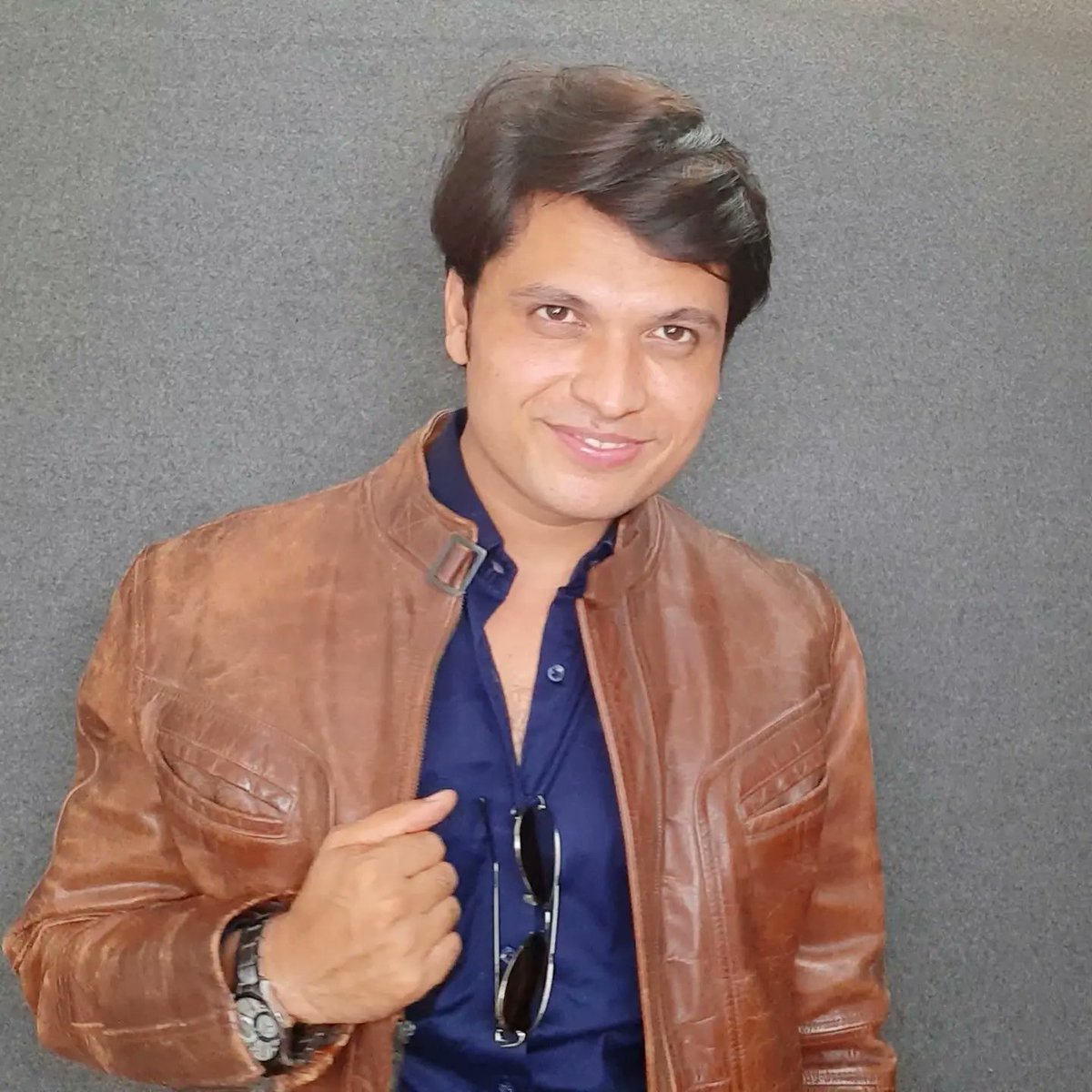 vidvathpandey's tweet photo. जो चाहती दुनिया है वो मुझ से नहीं होगा,
समझौता कोई ख़्वाब के बदले नहीं होगा।
~ शहरयार
#actmkp https://t.co/Gs8p3kQ8li