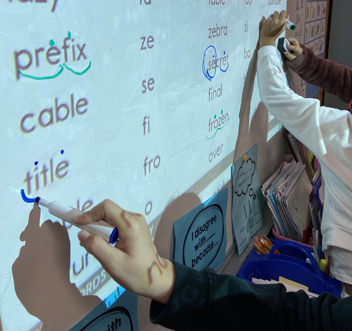Part 2: Open Syllable Practice 

1️⃣ Found some words
2️⃣ Let students code
3️⃣ Watched as they blended open syllable with second syllable together 

Just think of all the PA and phonics skills being practiced! #SimpleYetEffective