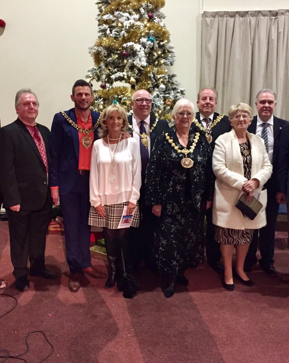 edith_conn's tweet photo. It was always a privilege to represent @GMLO_UK at this annual Ukrainian Christmas Concert to enjoy their music, dance and unique culture, thinking of all Ukrainian people in Gt Manchester & around the word πππ https://t.co/LHUkVElFMI