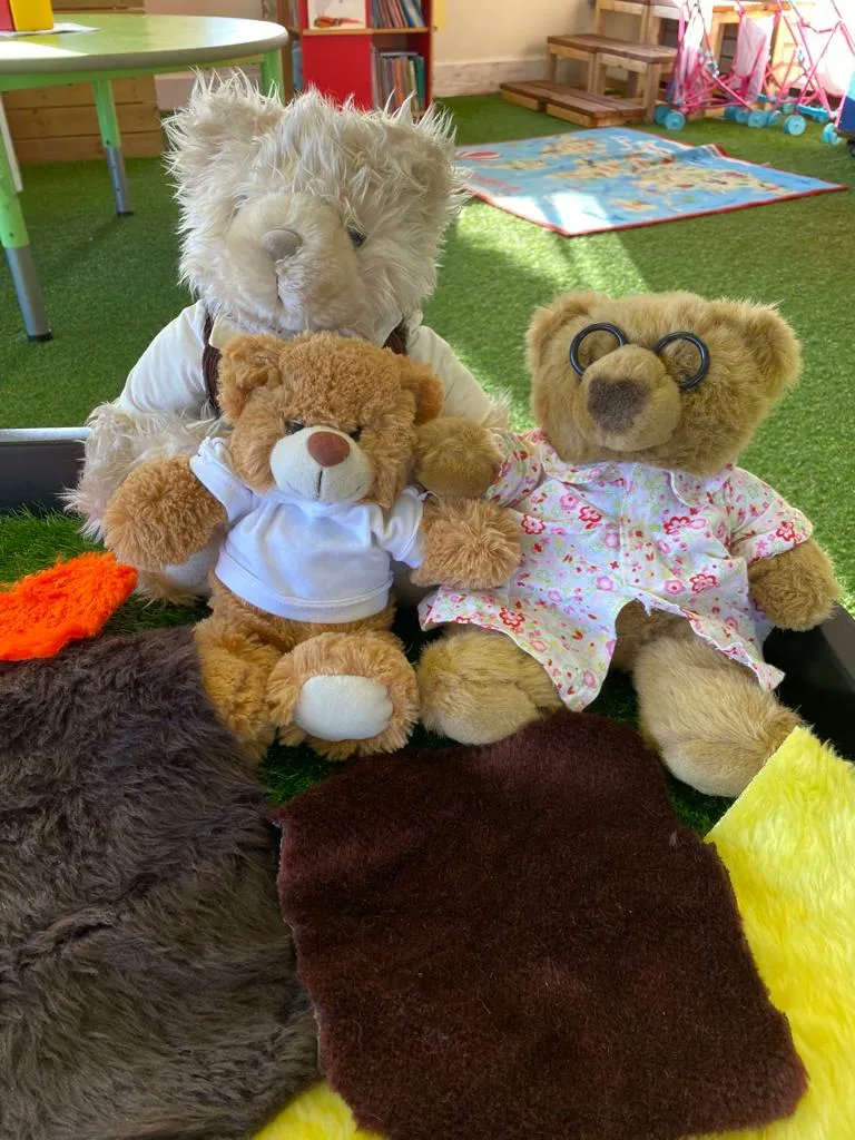StBernardsPrep's tweet photo. Our first Parent and Toddler session @EarlyYearsatStBernardsPrep was a huge success. We loved meeting all our visitors. Next session is 11th March, Jack and the Beanstalk theme.

#LittleStBs #StBernardsPrep #Motherandtoddlergroup #berkshiremummies #sloughmummies #windsorparents https://t.co/ESsTNMAiuU