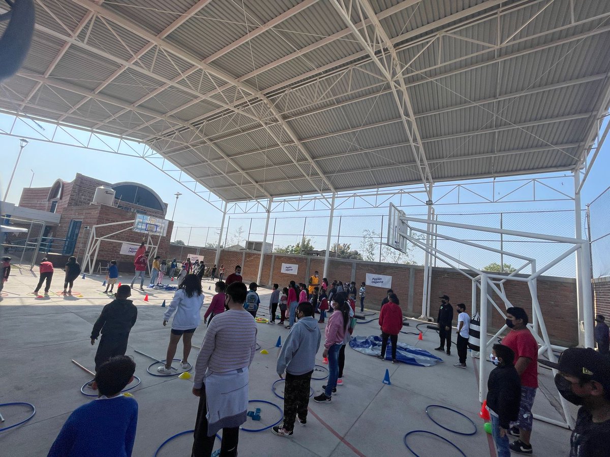 LuisAgVal's tweet photo. Cerca de 250 participantes en el Rally Deportivo en #CentroImpulso de #Valtierrilla. Gracias a las familias por participar con nosotros y potencializar los hábitos saludables y el uso adecuado del tiempo libre en las y los niños guanajuatenses. https://t.co/CeOzoJw90p