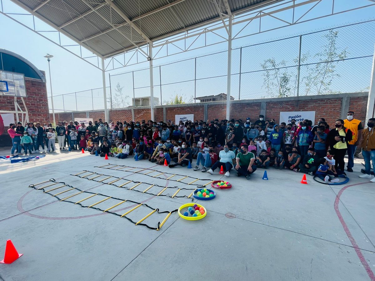 LuisAgVal's tweet photo. Cerca de 250 participantes en el Rally Deportivo en #CentroImpulso de #Valtierrilla. Gracias a las familias por participar con nosotros y potencializar los hábitos saludables y el uso adecuado del tiempo libre en las y los niños guanajuatenses. https://t.co/CeOzoJw90p