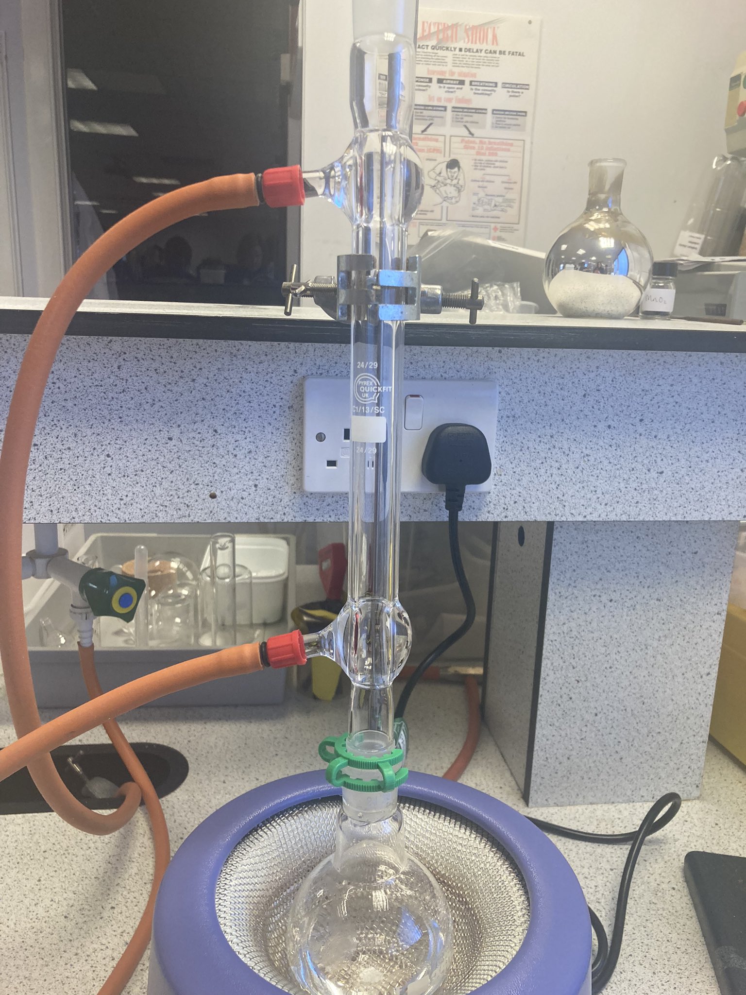 Gail Miller Day 2 At The Ssercchemistry Ah Chem Course And We Synthesised Ethyl Ethanoate This Involved Heating By Reflux Distillation Neutralisation Separation Drying Distillation Again Then Testing With Ferric