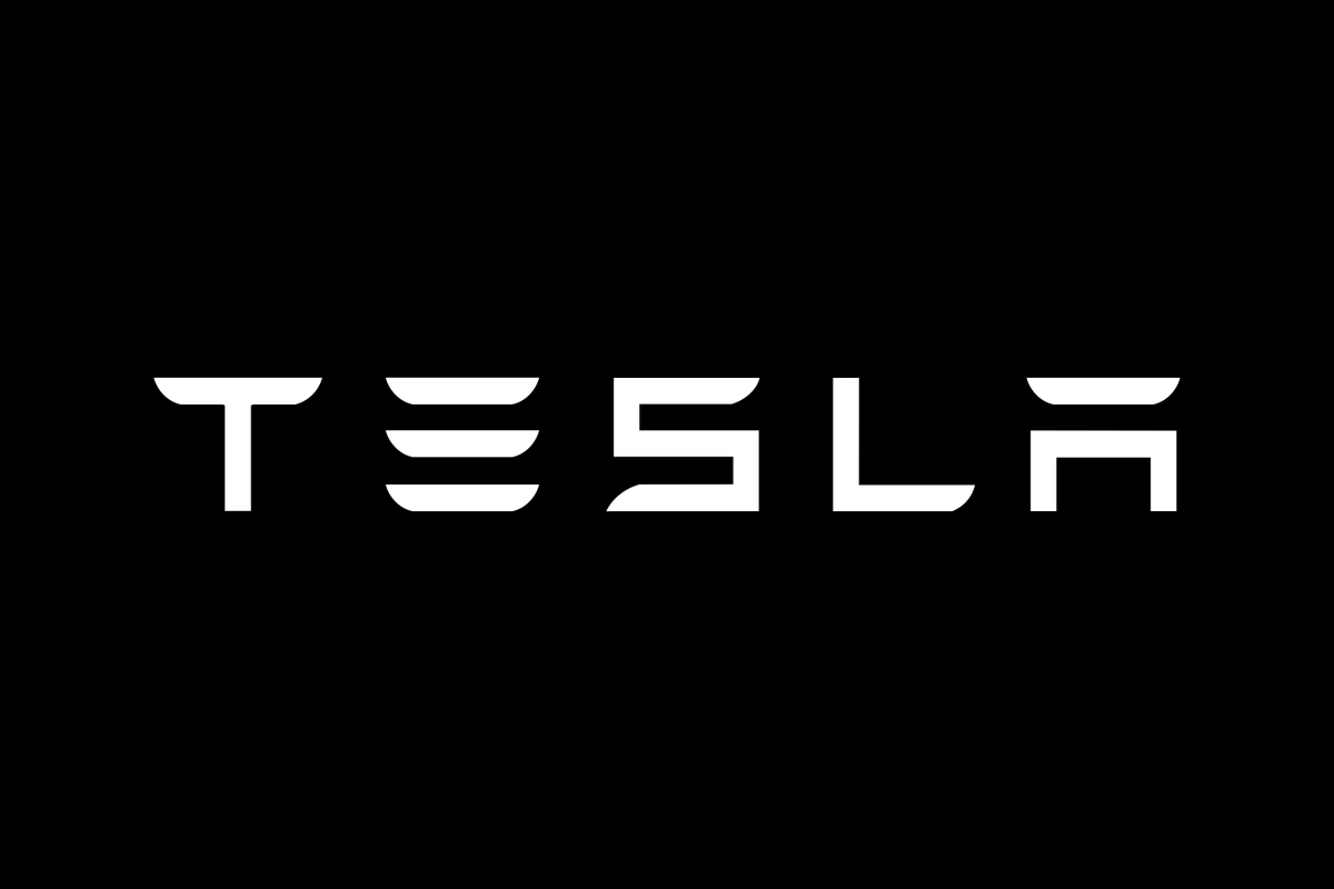 BurchamChris's tweet photo. Is @tesla inverting their wordmark in solar panels on the gigatexas roof? This looks like the E and has the right placement. That would be cool. @peterdog15 @NYKChannel #Tesla  #gigatexas https://t.co/h6LeU3Rj9h