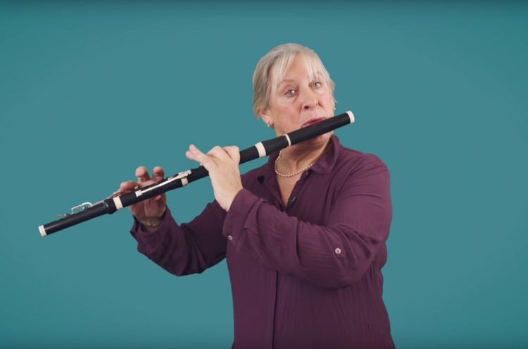 OpalFlutes's tweet photo. Turning back the clock with a bit of baroque, Lisa Besnosiuk is this week’s Hero of Flute! As principal flute at the OAE, her video is a great quick history! https://t.co/ns7frze4Yb