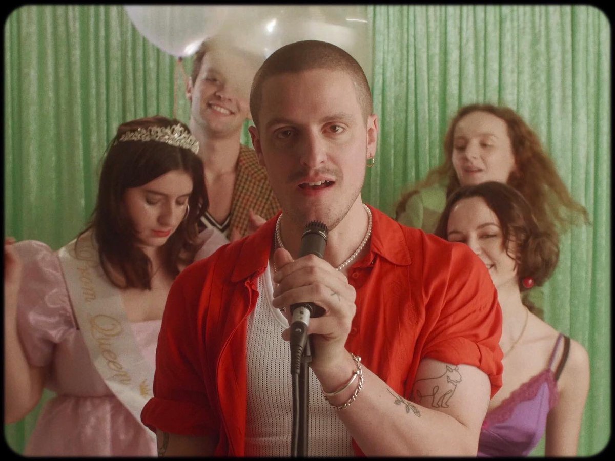 The video for “Higher Love” is live! Head over to my <a href="/YouTube/">YouTube</a> now and get an eye full 🌹 

#sidbatham #higherlove #newmusicvideo #newmusicfriday 

youtu.be/NQH2AX_Abws