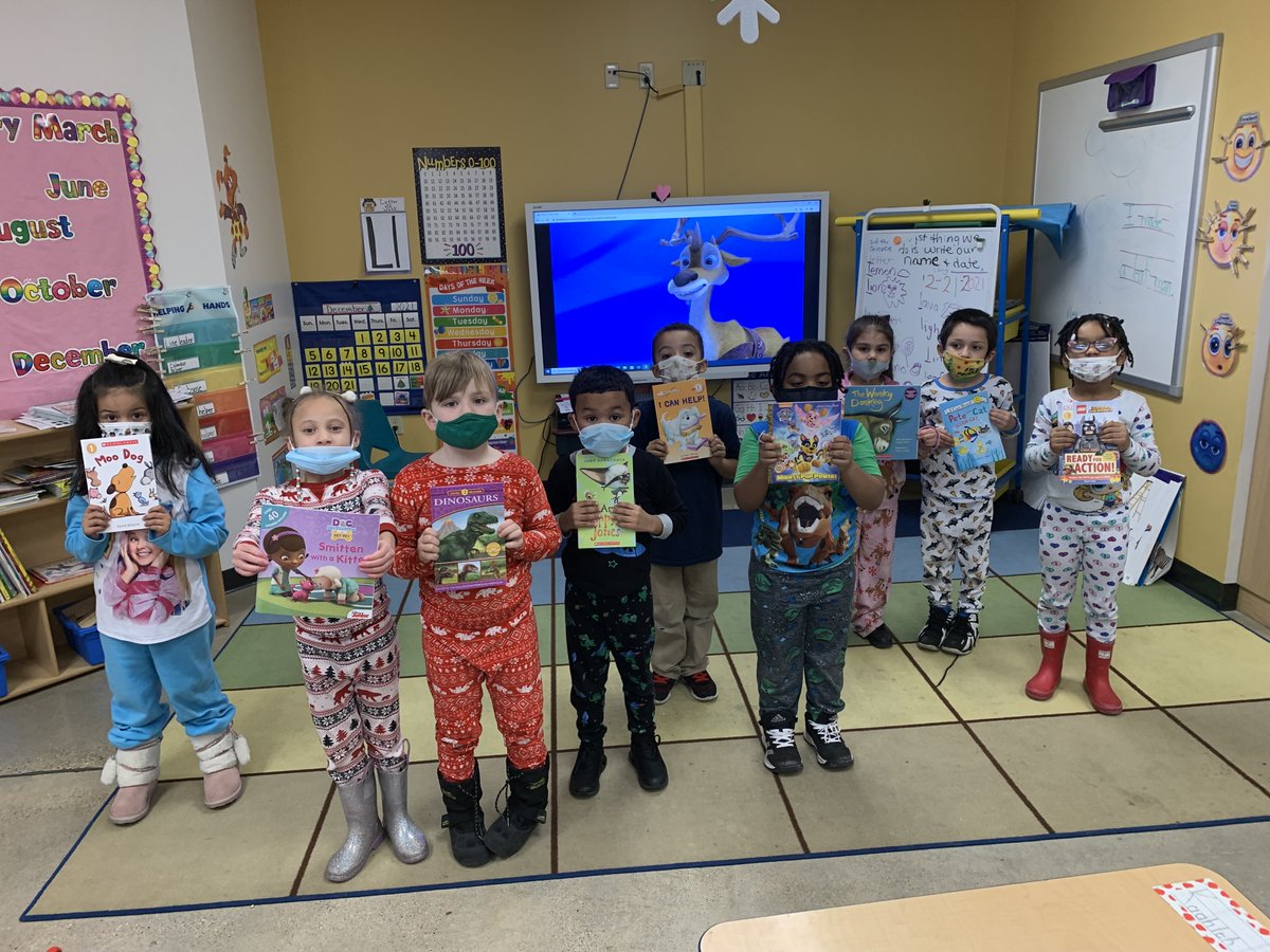 PenworthyBear's tweet photo. The @UnitedWay's Emerging Readers program encourages new readers on their literacy journey. Today Penworthy is proud to support this important mission with a donation of over $7000 in books. We love seeing these happy readers' faces! https://t.co/qgVAwGzJe6