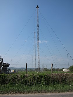 annadoble's tweet photo. 📢 The transmitter making this possible is in Shopshire, England. It's the last of its kind and was built by the BBC during WW2. It's called Woofferton and can reach much of eastern Europe, with a good signal in #Ukraine  
📻Tonight: 5875 kHz 22:00 – 00:00 GMT+2 https://t.co/eAc49S7YOQ