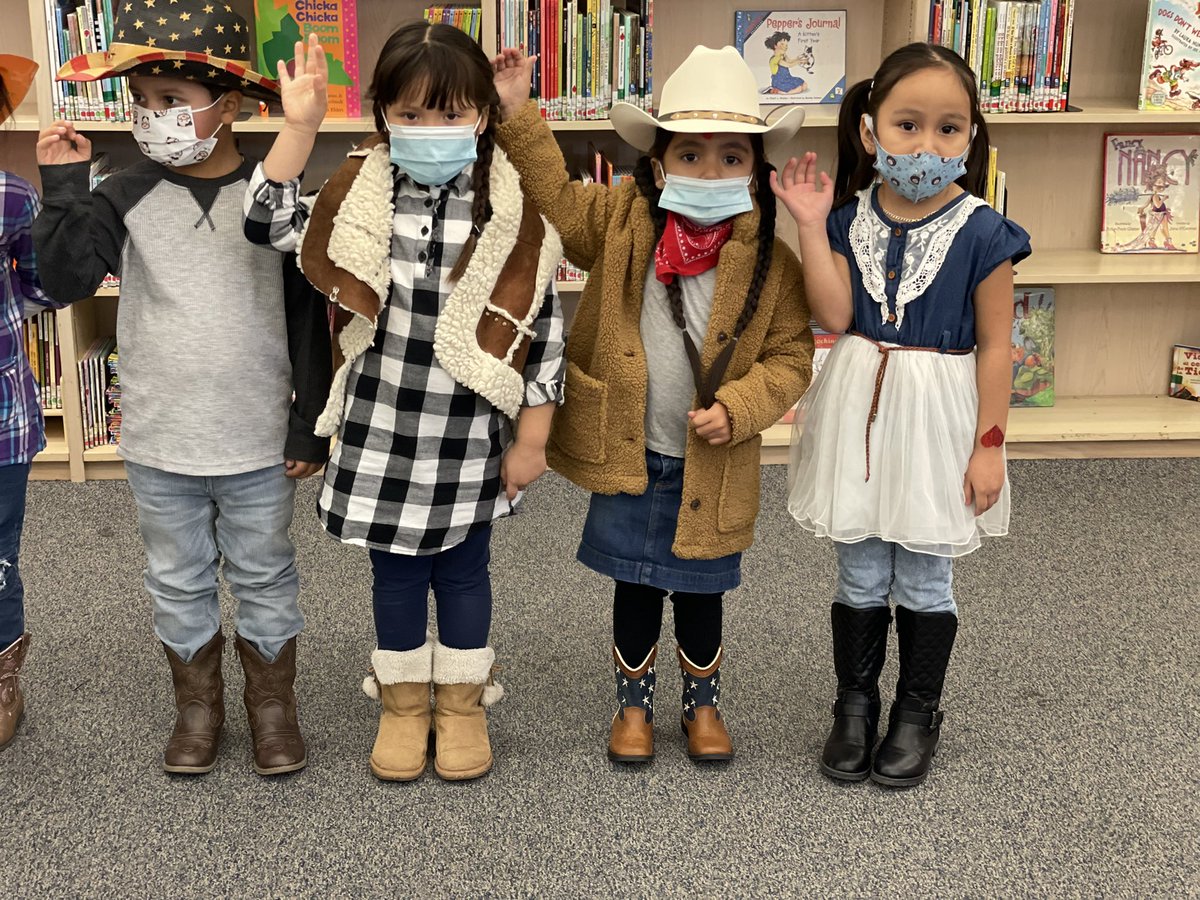 Carmen18106986's tweet photo. Are you ready? For Houston Rodeo? 🤠 🖐 @NeffECC @HISDECH #GoTexanHISD #ECH https://t.co/yOq1lkD7OQ
