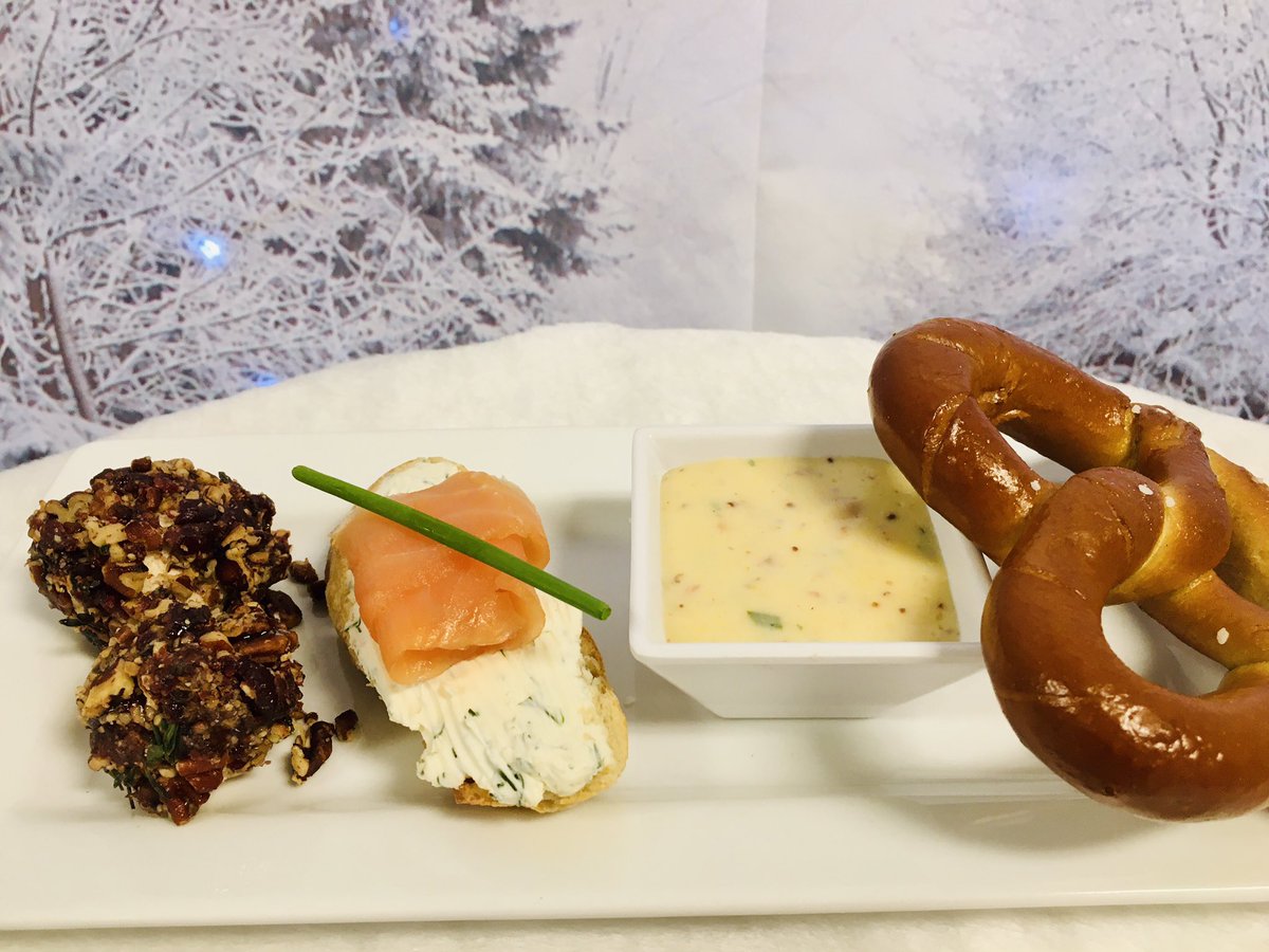 ChefWardzala's tweet photo. Getting ready to get happy hour u under way @MeadowsKalida! Snowflake martinis, an assortment of canapés, pretzels with white cheese, and cranberry pecan cheeseballs! @nolafoodguy @ChefRenee5402 https://t.co/iTgD4xUsjT